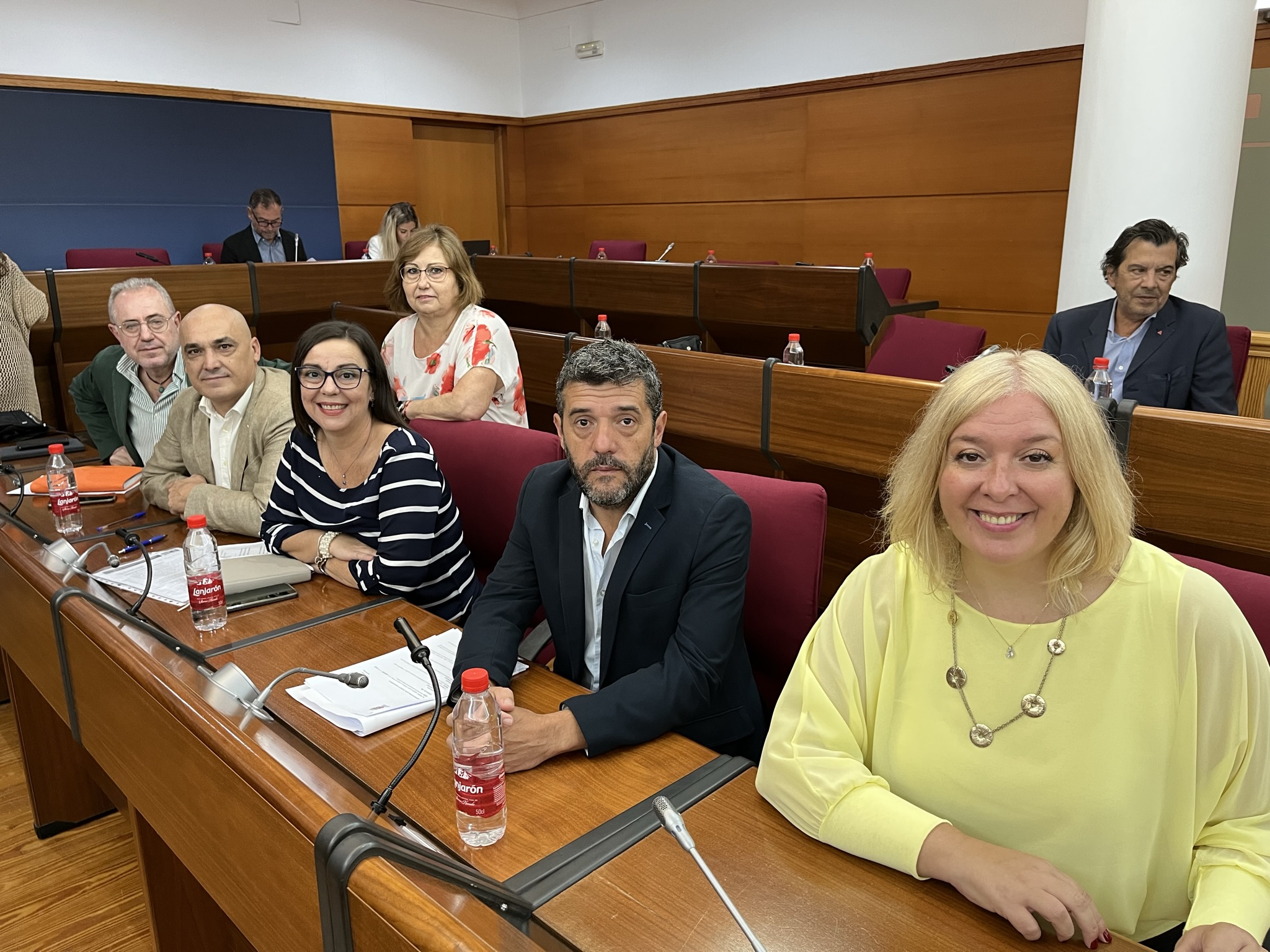 El Pleno aprueba por unanimidad las mociones del PSOE para mejorar el acceso y la limpieza del Cementerio y para reparar el techo y garantizar la accesibilidad en el Colegio Príncipe Felipe